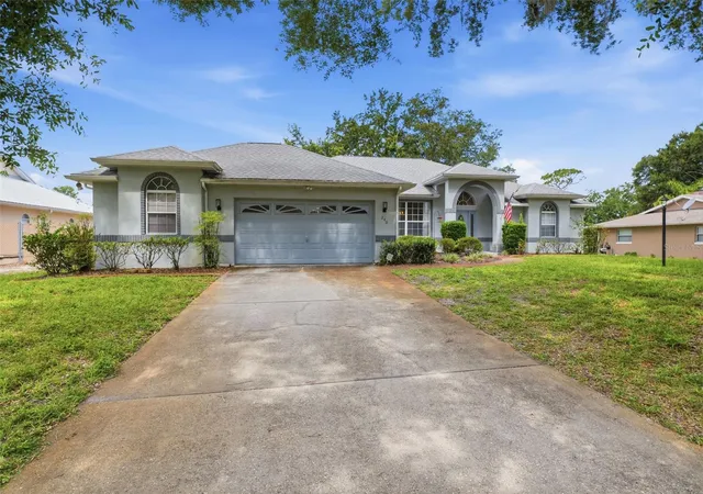 1st image of 240 N Country Club Dr, Crystal River, FL 34429 | MLS# W7887000