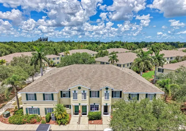 Photo 4 of Townhouse for sale at 305 Cape Harbour Loop #104, Bradenton, FL 34212 | MLS# A4697955 | Listing updated on 2026-10-05