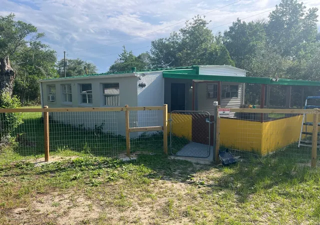 3rd image of 20456 Se 140Th St, Umatilla, FL 32784 | MLS# TB8522562