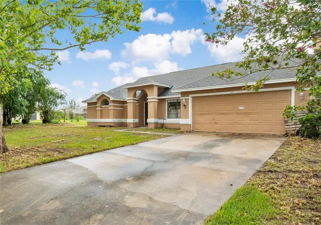 Photo 3 of Single family home for sale at 3210 Pell Mell Dr, Orlando, FL 32818 | MLS# O6419453 | Listing updated on 2026-09-30