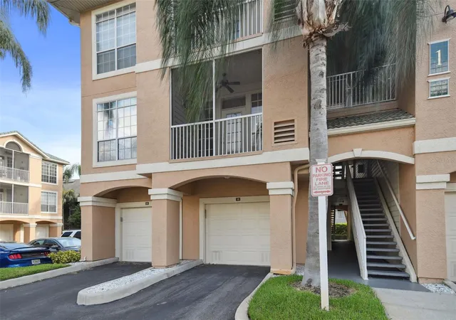 3rd image of 1201 Bay Club Cir, Tampa, FL 33607 | MLS# TB8522567