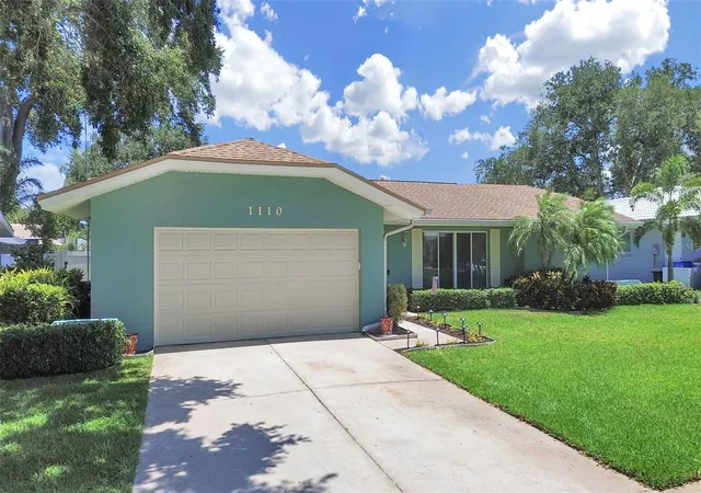 1st image of 1110 Mclean St, Dunedin, FL 34698 | MLS# TB8522577