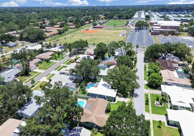 4th image of 1110 Mclean St, Dunedin, FL 34698 | MLS# TB8522577