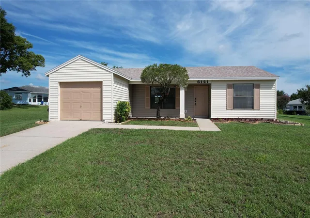 2nd image of 6121 Kittiwake Dr, Lakeland, FL 33809 | MLS# L4963013