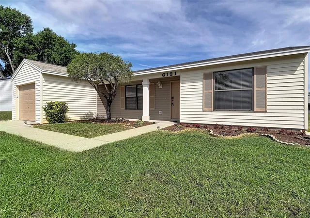 3rd image of 6121 Kittiwake Dr, Lakeland, FL 33809 | MLS# L4963013
