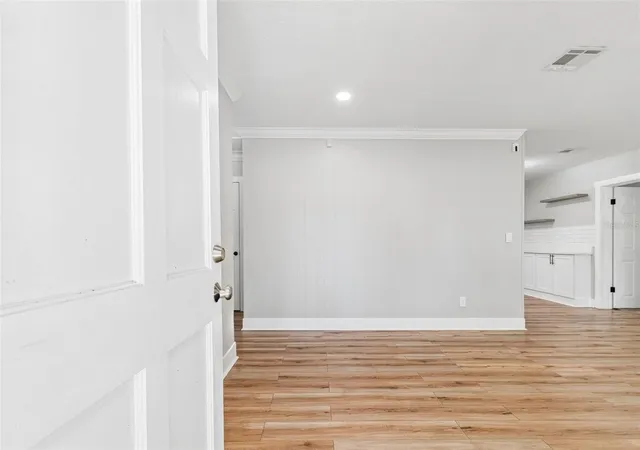 4th image of 1555 Magnolia Dr, Clearwater, FL 33756 | MLS# TB8522604