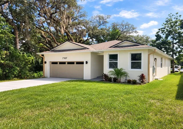 Photo 4 of Single family home for sale at 7107 Bledsoe Ave, Orlando, FL 32810 | MLS# S5152421 | Listing updated on 2026-09-29