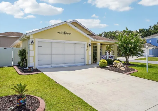 Homes for sale in Oxford, FL | 12416 Ne 48th Loop, Oxford, FL 34484 | MLS# G5114215