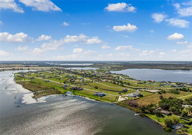 3rd image of 535 Adams View Ln, Auburndale, FL 33823 | MLS# L4963019