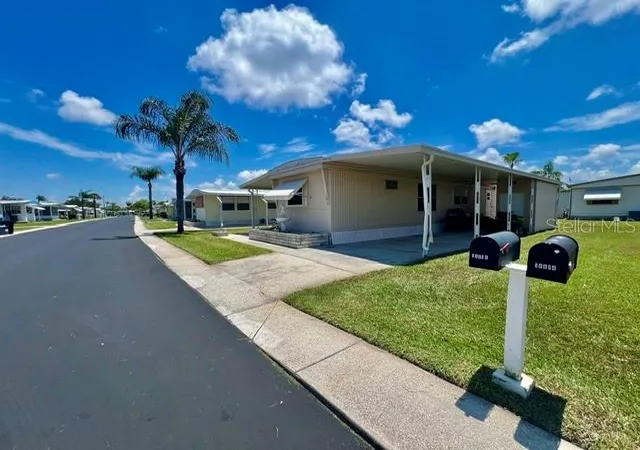 Photo 5 of Manufactured home for sale at 10818 Freedom Dr, Port Richey, FL 34668 | MLS# W7887014 | Listing updated on 2026-06-24