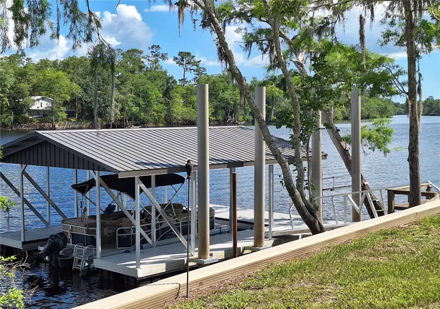 Homes for sale in Fanning Springs, FL | 8213 Riverview Rd, Fanning Springs, FL 32693 | MLS# GC541424