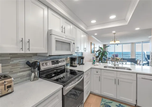 5th image of 2600 Gulf Dr N, Bradenton Beach, FL 34217