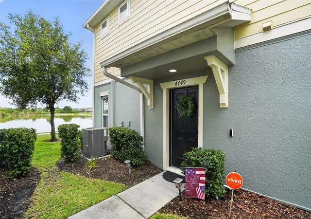 Photo 2 of Townhouse for sale at 4749 Somerset Hl Ln, Riverview, FL 33578 | MLS# S5152428 | Listing updated on 2026-06-25