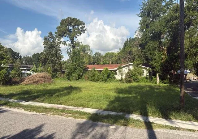 2nd image of 12706 N 53rd St, Temple Terrace, FL 33617 | MLS# TB8522668