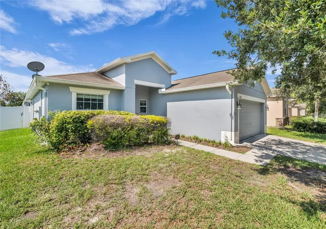 Photo 3 of Single family home for sale at 308 Bella Rosa Cir, Sanford, FL 32771 | MLS# S5152430 | Listing updated on 2026-09-29