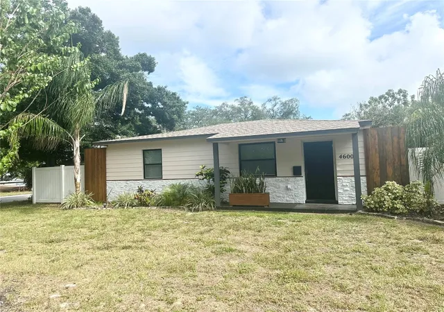 Photo 3 of Single family home for sale at 4600 30th Avenue N, St Petersburg, FL 33713 | MLS# TB8522681 | Listing updated on 2026-10-20