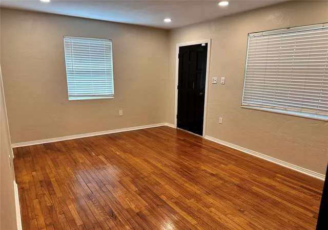 Photo 3 of Single family home for sale at 4600 30th Avenue N, St Petersburg, FL 33713 | MLS# TB8522681 | Listing updated on 2026-10-27