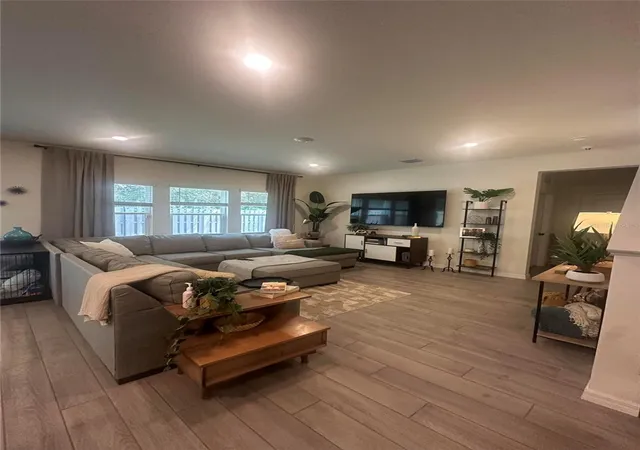 5th image of 1169 Nw 133rd Wy, Newberry, FL 32669 | MLS# O6419581