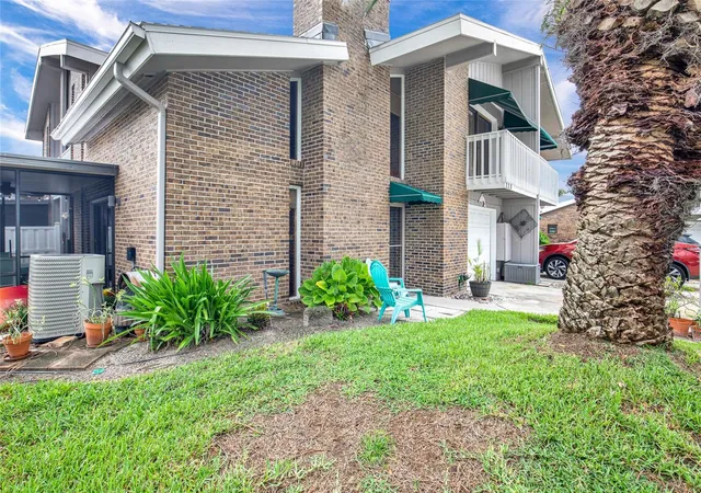 Homes for sale in New Smyrna Beach, FL | 113 Lagoon Ct, New Smyrna Beach, FL 32169 | MLS# NS1088567