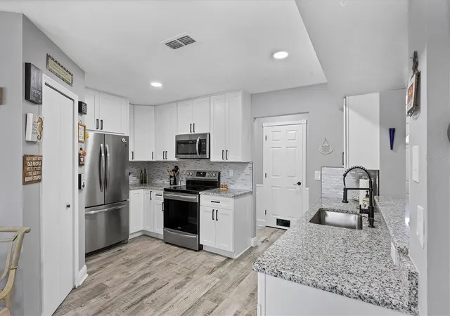 5th image of 11302 3Rd Ave E, Bradenton, FL 34212 | MLS# A4697981