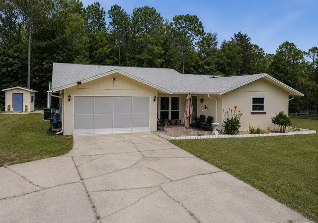 Homes for sale in Dunnellon, FL | 8951 Sw 202nd Avenue Rd, Dunnellon, FL 34431 | MLS# TB8522703