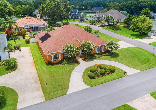 Photo 3 of Single family home for sale at 328 Hamilton Shrs Dr Ne, Winter Haven, FL 33881 | MLS# L4963026 | Listing updated on 2026-10-09