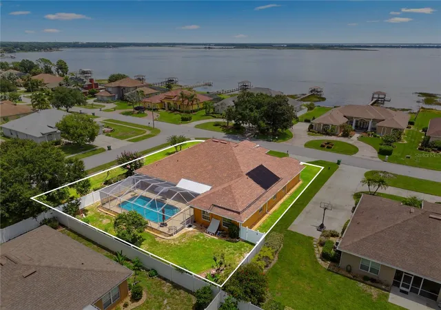 4th image of 328 Hamilton Shores Dr Ne, Winter Haven, FL 33881 | MLS# L4963026