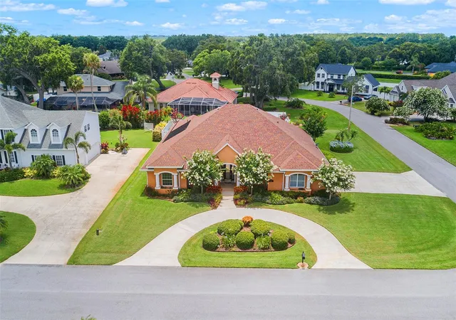 1st image of 328 Hamilton Shores Dr Ne, Winter Haven, FL 33881 | MLS# L4963026
