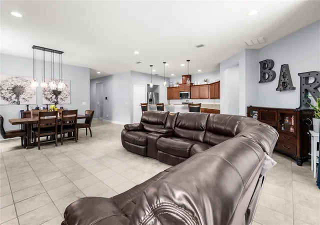 5th image of 665 Carya Ct, Deland, FL 32724 | MLS# S5152434