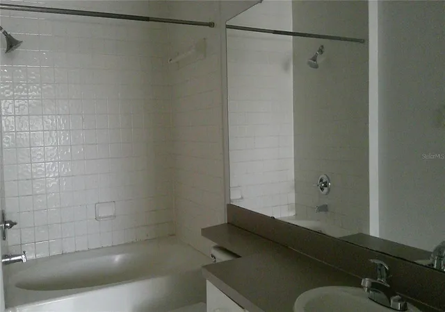 4th image of 5518 Metrowest Blvd #207, Orlando, FL 32811 | MLS# S5152437
