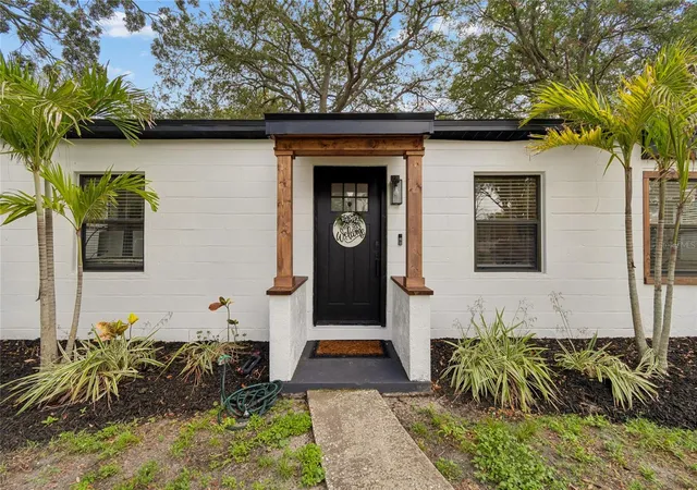 Photo 2 of Sale Pending at 4730 W Bay Vista Ave, Tampa, FL 33611 | MLS# TB8522722 | Listing updated on 2026-09-03