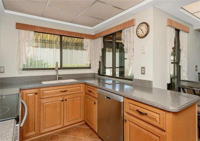 Photo 3 of Single family home for sale at 3825 Glen Oaks Manor Dr, Sarasota, FL 34232 | MLS# TB8522724 | Listing updated on 2026-08-07