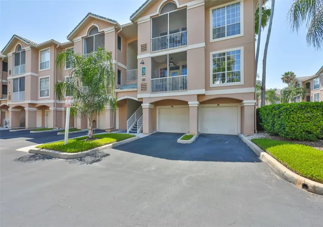 Listing Photo 4 - Condo for sale in building located at 3312 Bay Clb Cir, TAMPA, FL 33607 - Unit #3312