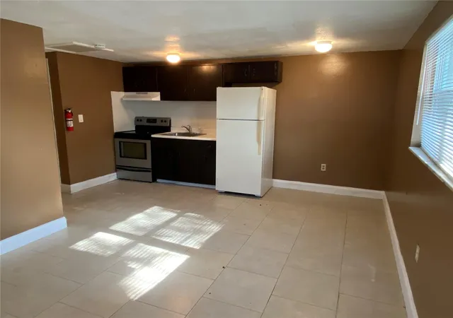 2nd image of 1609 E 143rd Ave #105-108, Tampa, FL 33613 | MLS# TB8522734