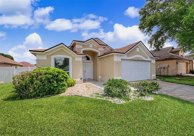 3rd image of 29641 Fog Hollow Dr, Wesley Chapel, FL 33543 | MLS# TB8522738