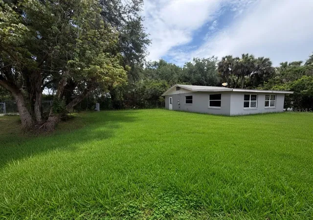 2nd image of 3312 W 5th St, Sanford, FL 32771 | MLS# V4949829