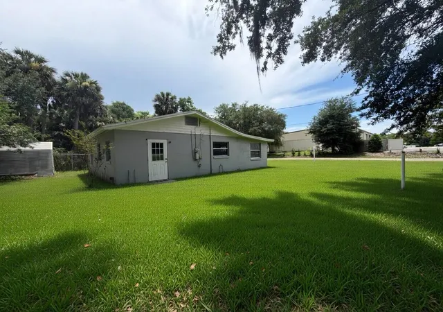 3rd image of 3312 W 5Th St, Sanford, FL 32771 | MLS# V4949829