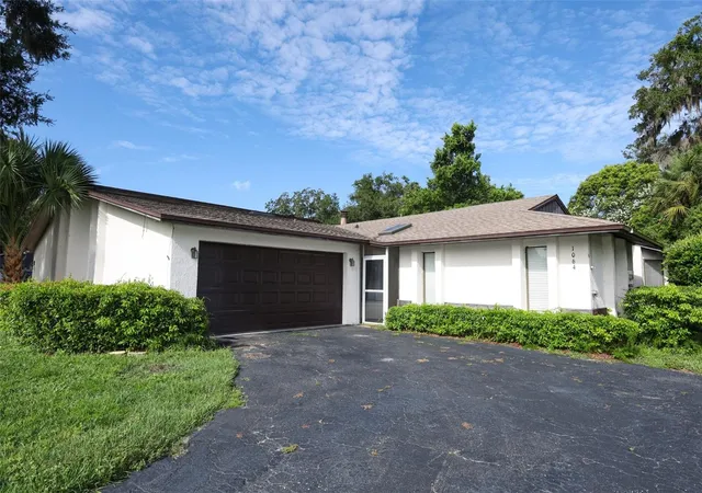 2nd image of 1064 Old Magnolia Cove Dr, Apopka, FL 32712 | MLS# O6419618