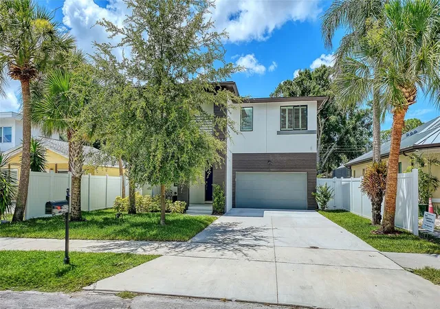 1st image of 2554 Floyd St, Sarasota, FL 34239 | MLS# A4697988