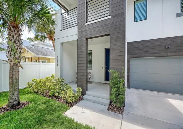 2nd image of 2554 Floyd St, Sarasota, FL 34239 | MLS# A4697988