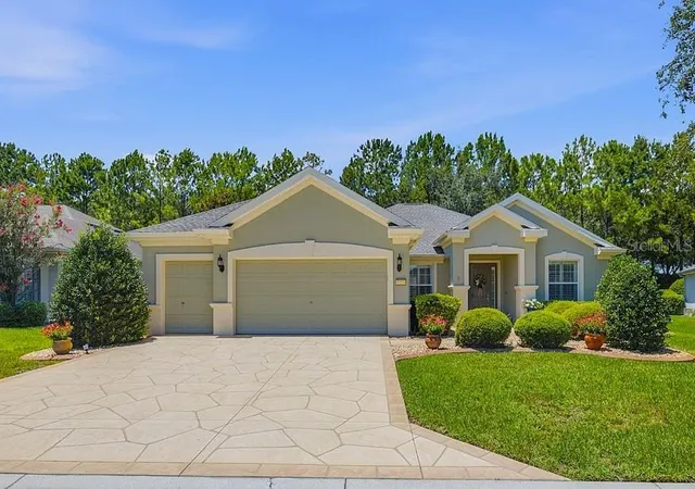 Single family home for sale at 9383 SW 71st Loop, OCALA, FL 34481 | MLS# OM727292