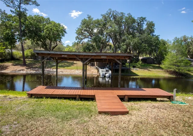 3rd image of 5930 Island Rd, Melrose, FL 32666 | MLS# GC541435