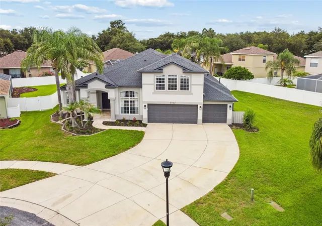 3rd image of 3102 White Pheasant Pl, Valrico, FL 33596 | MLS# TB8522769
