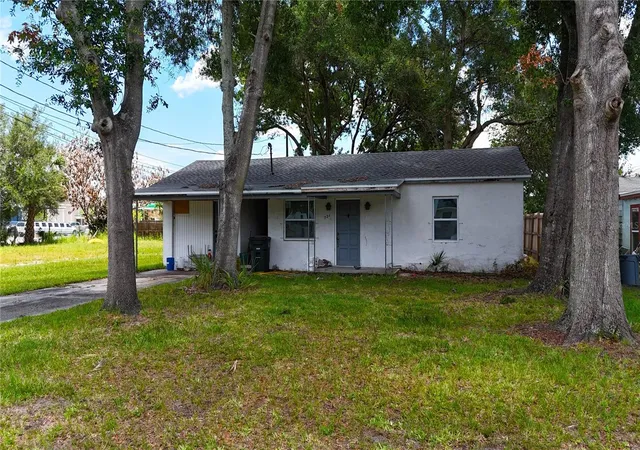 Photo 2 of Single family home for sale at 721 S Woodland St, Winter Garden, FL 34787 | MLS# O6419636 | Listing updated on 2026-07-24