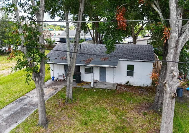 Photo 3 of Single family home for sale at 721 S Woodland St, Winter Garden, FL 34787 | MLS# O6419636 | Listing updated on 2026-07-24