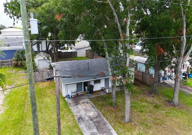 Photo 4 of Single family home for sale at 721 S Woodland St, Winter Garden, FL 34787 | MLS# O6419636 | Listing updated on 2026-07-24