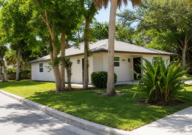 Photo 3 of Single family home for sale at 3058 Palmadelia Ave, Sarasota, FL 34234 | MLS# O6419638 | Listing updated on 2026-09-25
