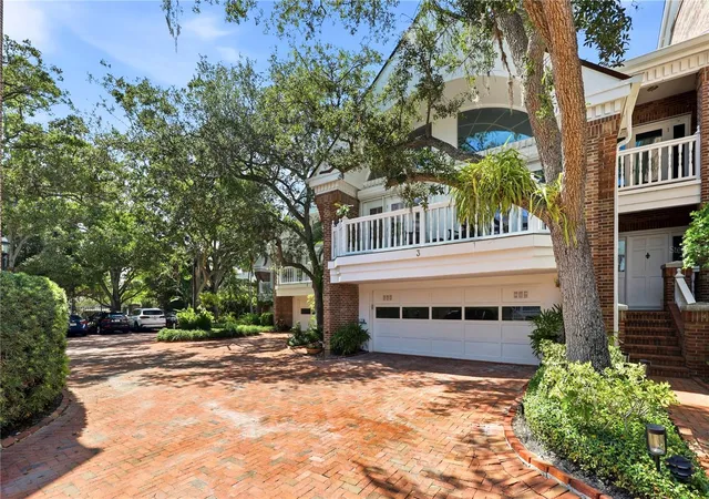 Photo 3 of Condo for sale at 5210 Interbay Blvd #3, Tampa, FL 33611 | MLS# TB8522784 | Listing updated on 2026-08-26