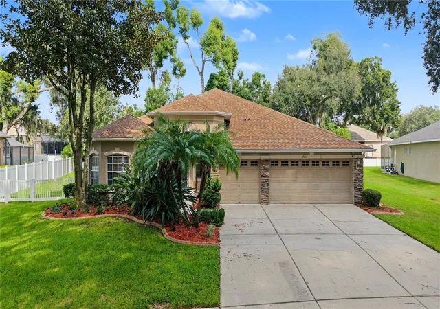 Photo 1 of Single family home for sale at 2418 Blue Stone Ct, Valrico, FL 33594 | MLS# TB8522786 | Listing updated on 2026-10-07