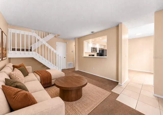 Listing Photo 5 - Condo for sale in building located at 4623 Ring Neck Rd, ORLANDO, FL 32808 - Unit #B-1